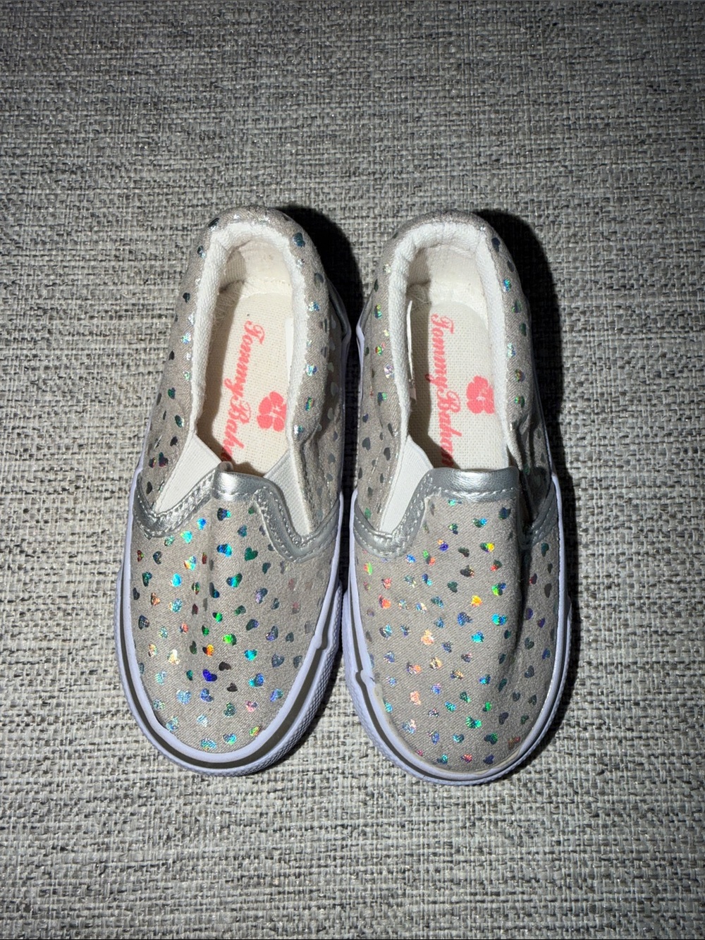 TOMMY BAHAMA SLIP ON SNEAKERS SIZE 6